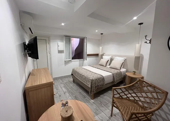 A 2 Pas Du Port Apartment *